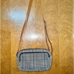 Thirty-One All Zipped Up crossbody bag